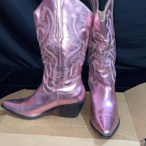 Y2K / Barbiecore Metallic Pink Western Cowboy Boots - Size 7